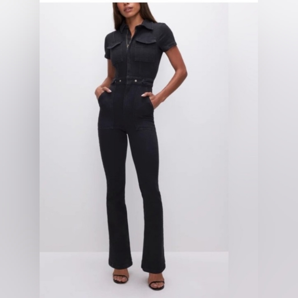 Women’s Black Short-Sleeve Zip Jumpsuit